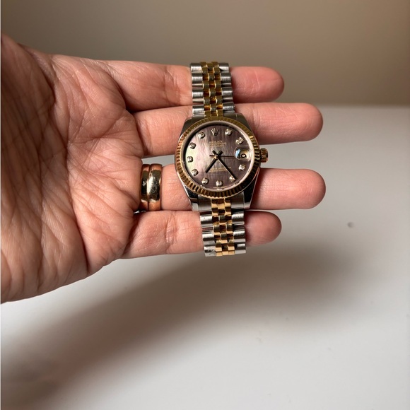 Rolex 2017 31mm jubilee black mother of pearl (RARE) - Picture 4 of 7